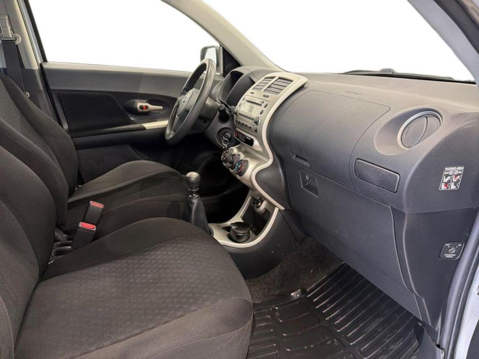 TOYOTA Urban Cruiser 2010