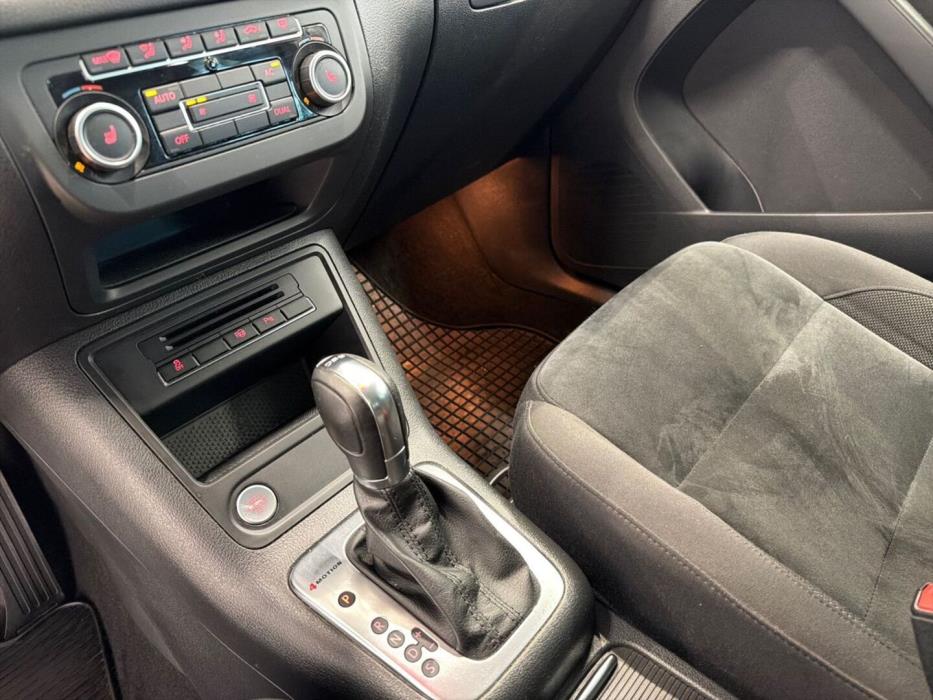 VOLKSWAGEN Tiguan 2012