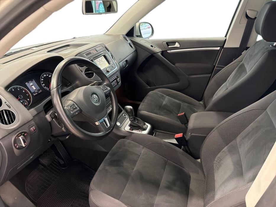 VOLKSWAGEN Tiguan 2012