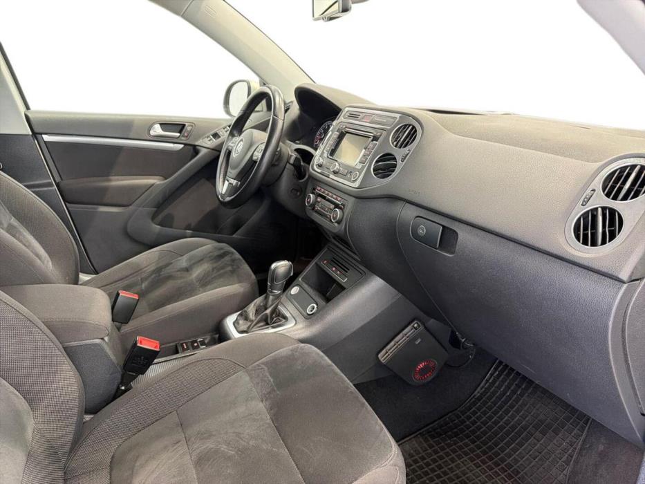 VOLKSWAGEN Tiguan 2012