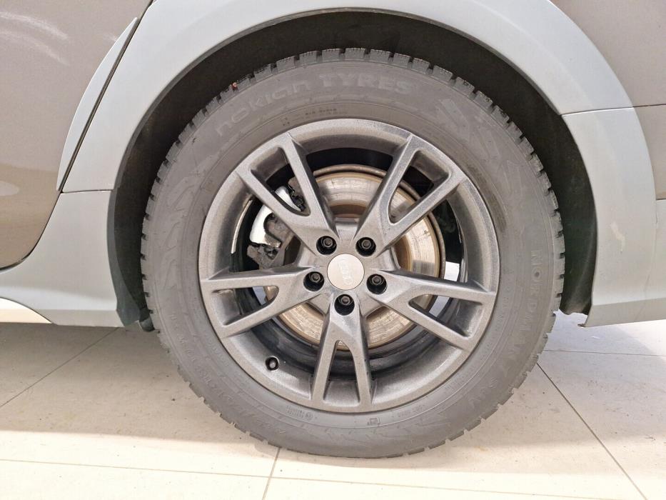 AUDI A6 allroad quattro 2012