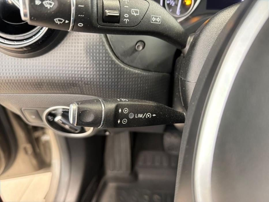 MERCEDES-BENZ A 2013
