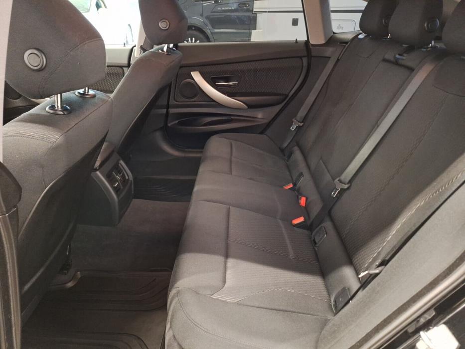 BMW 318 Gran Turismo 2014