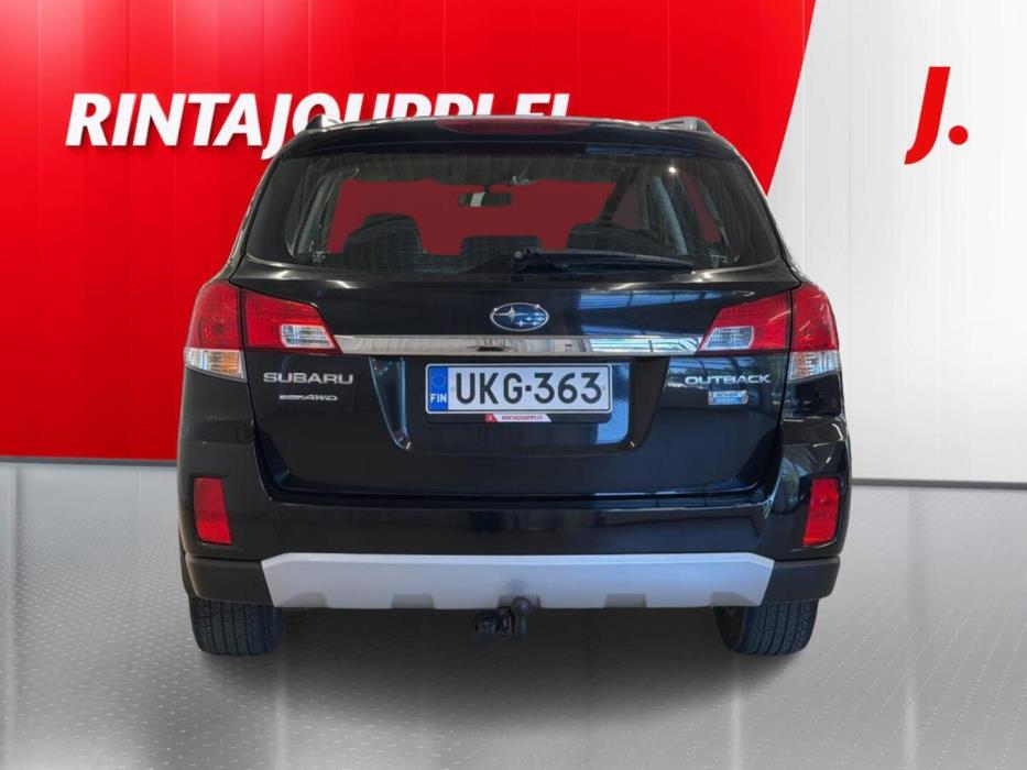 SUBARU Outback 2011