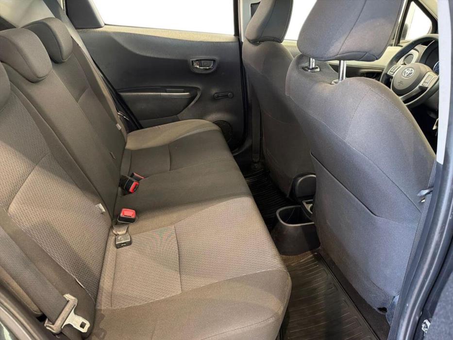TOYOTA Yaris 2013