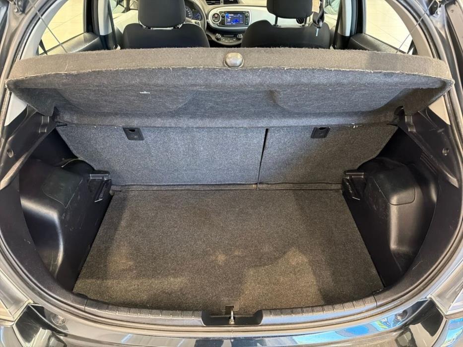 TOYOTA Yaris 2013