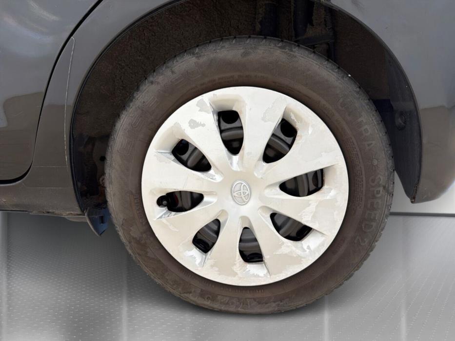 TOYOTA Yaris 2013