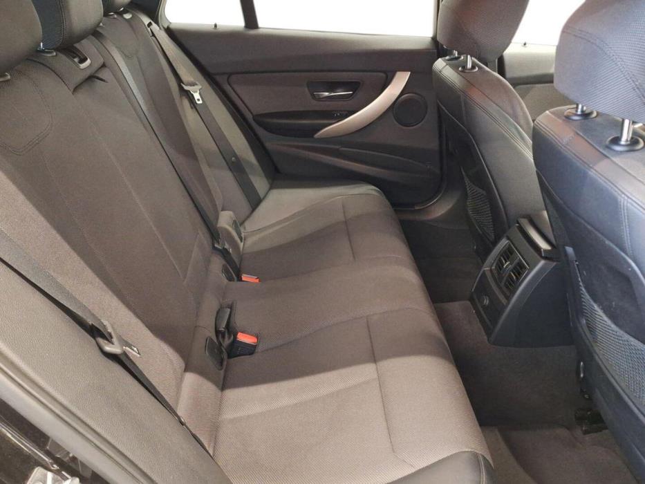 BMW 320 2016
