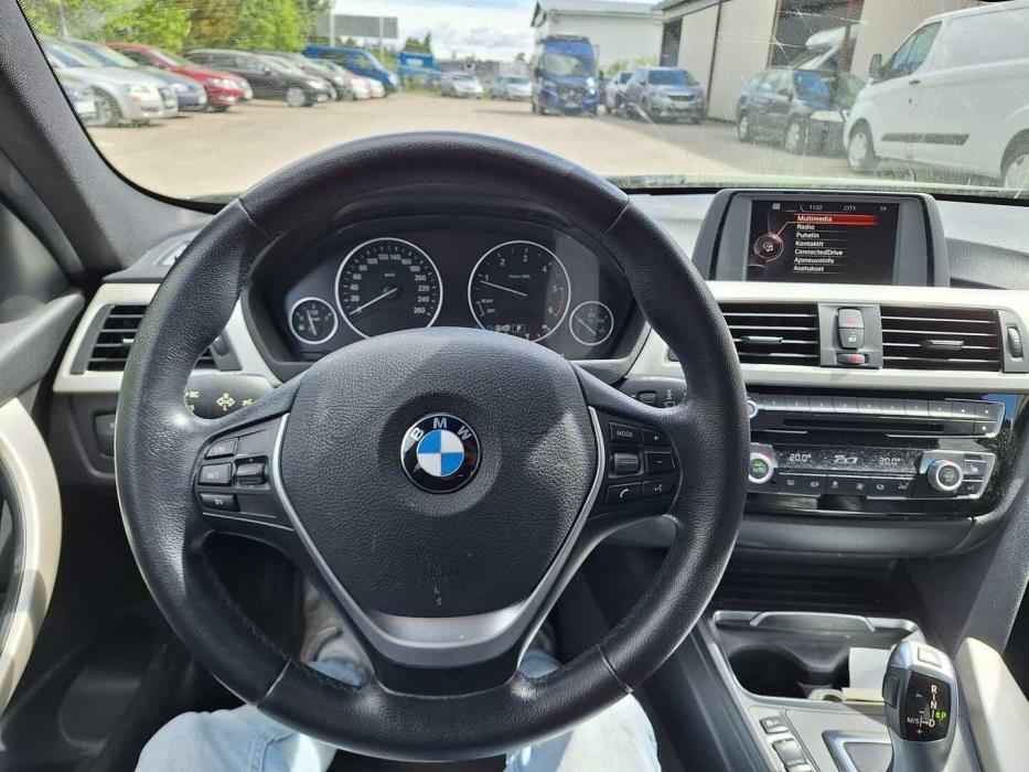 BMW 320 2016