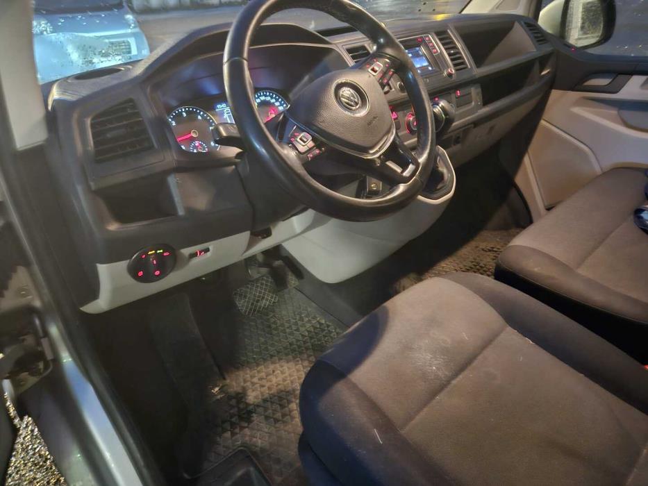 VOLKSWAGEN Transporter 2017
