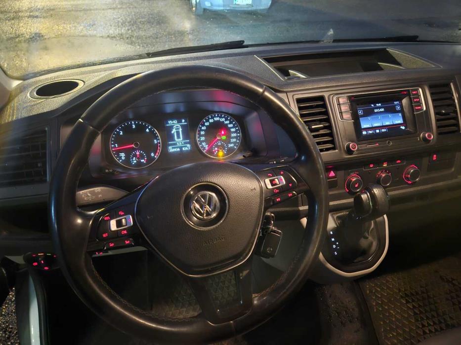 VOLKSWAGEN Transporter 2017