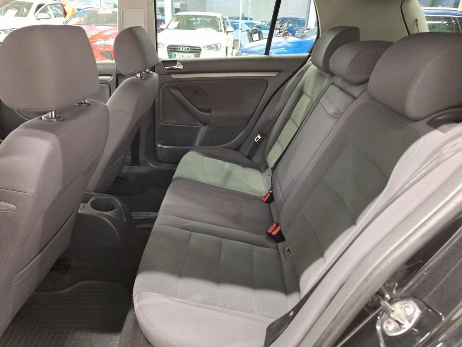 VOLKSWAGEN Golf 2005