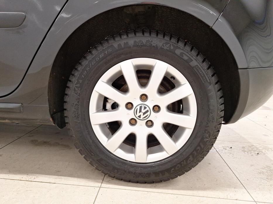 VOLKSWAGEN Golf 2005