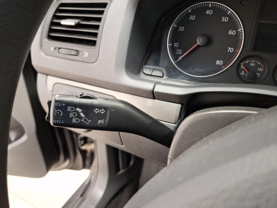 VOLKSWAGEN Golf 2005