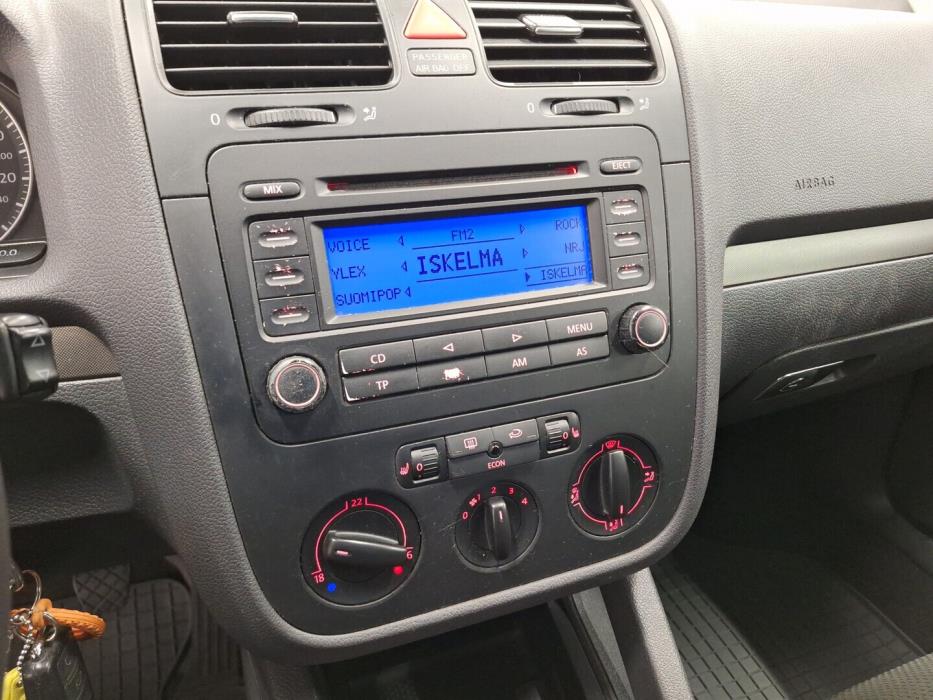 VOLKSWAGEN Golf 2005