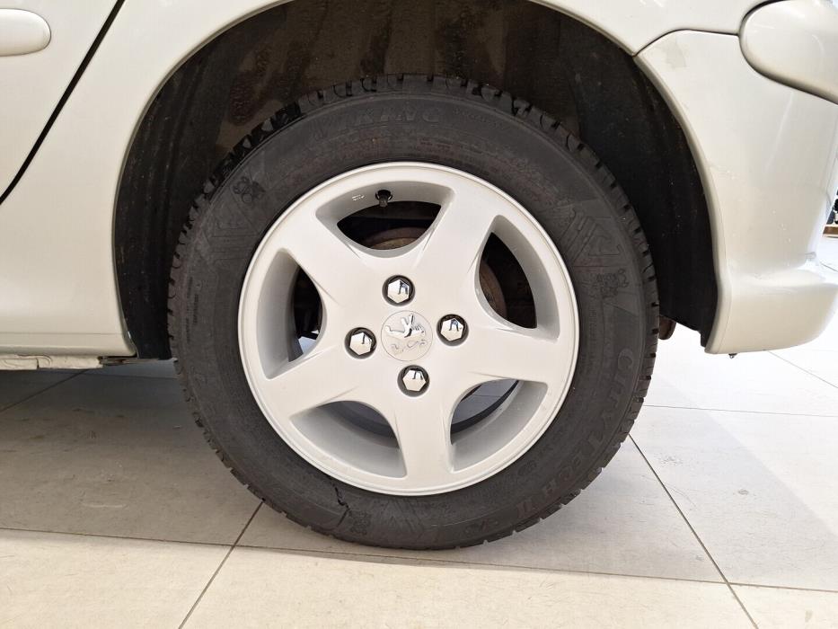 PEUGEOT 206 2006