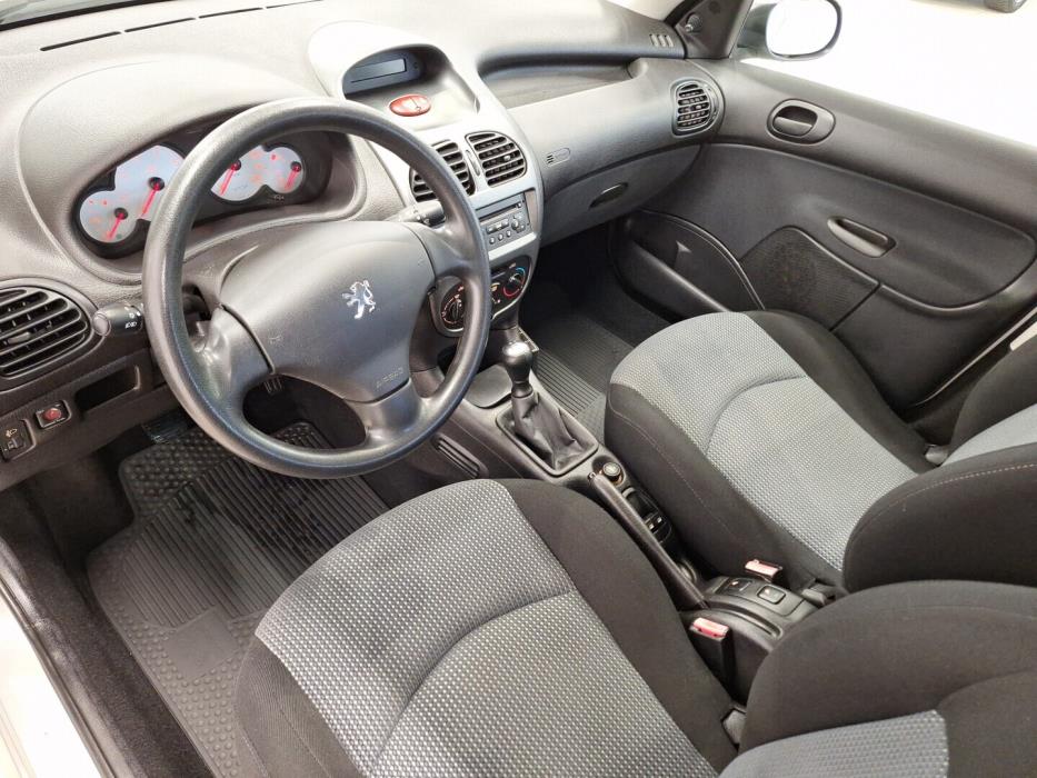 PEUGEOT 206 2006