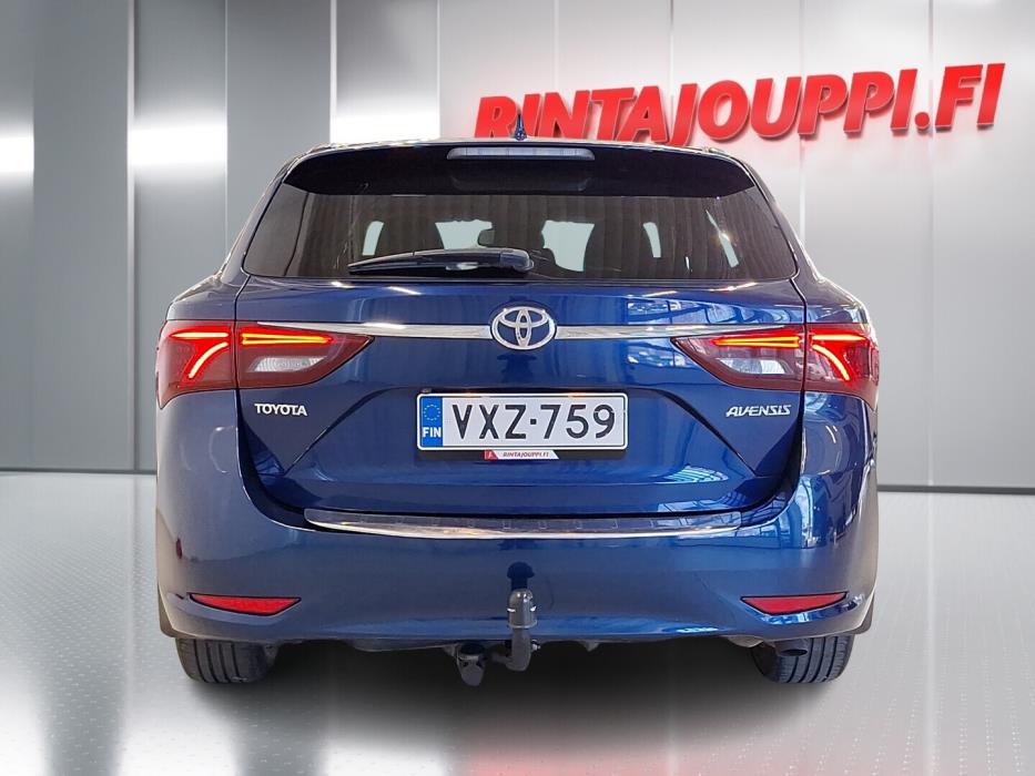 TOYOTA Avensis 2015
