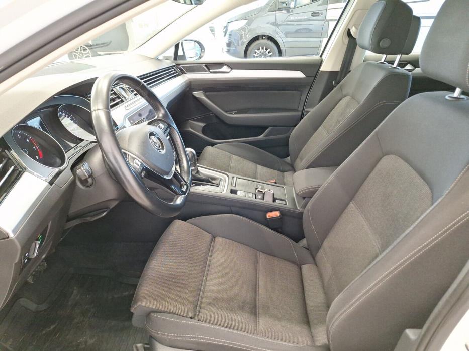 VOLKSWAGEN Passat 2018