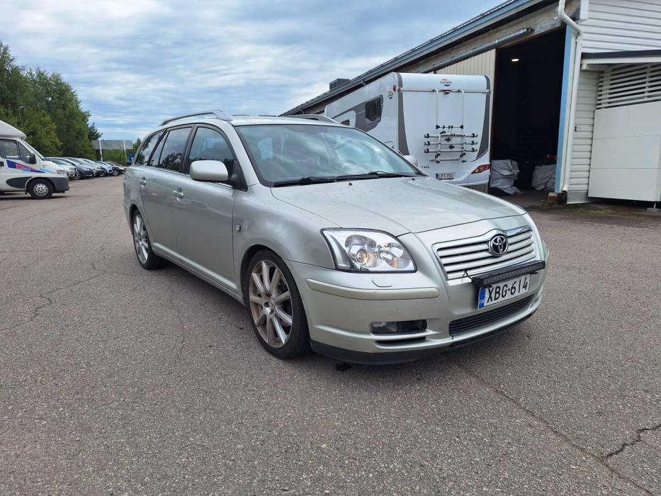 TOYOTA Avensis 2003