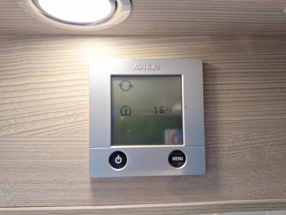 DETHLEFFS GLOBE S 2013