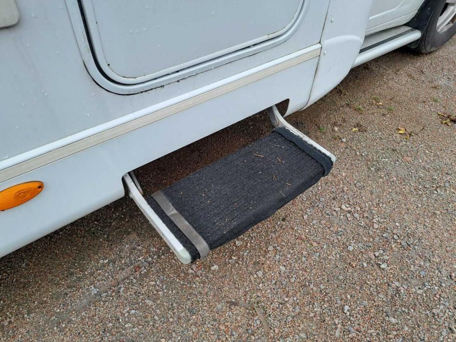 DETHLEFFS GLOBE S 2013