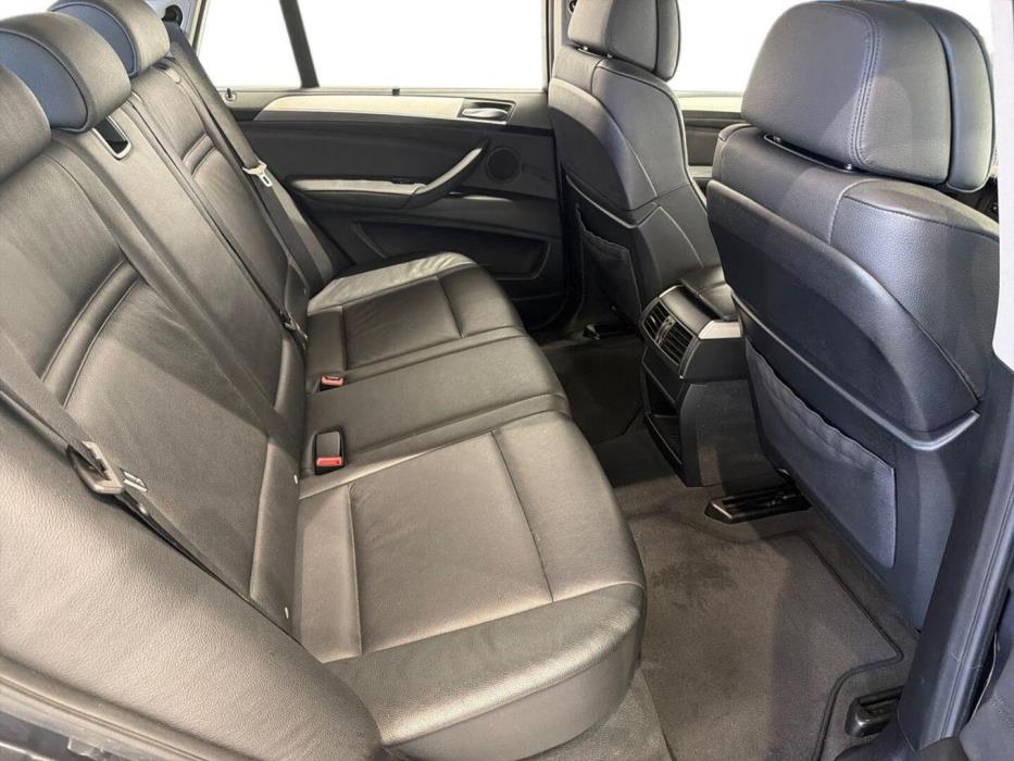 BMW X5 2011