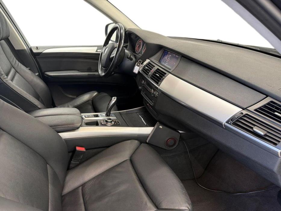 BMW X5 2011