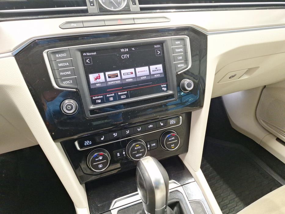 VOLKSWAGEN Passat 2016