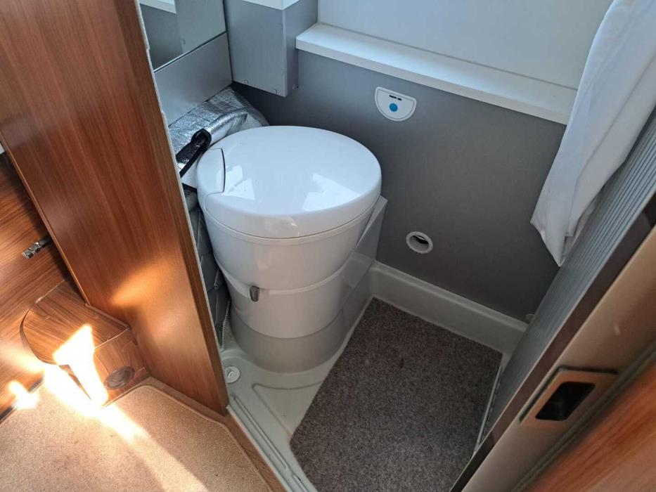 ADRIA TWIN 600 SP PLATINUM 2017