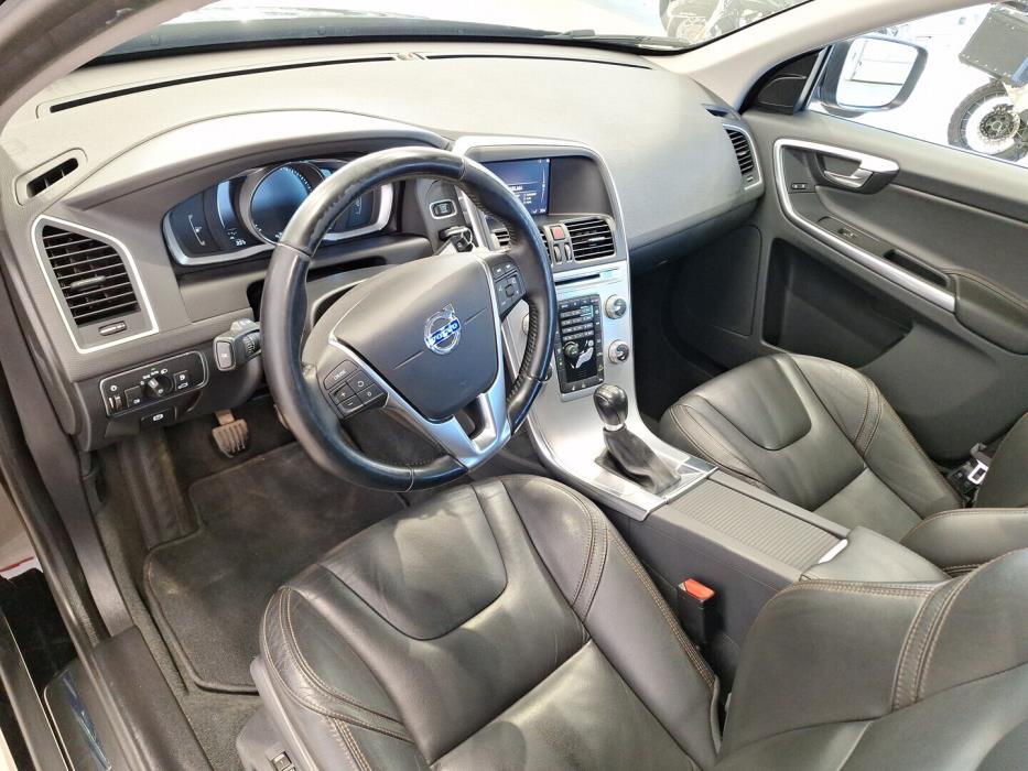 VOLVO XC60 2017