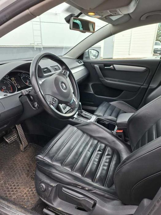 VOLKSWAGEN Passat 2013