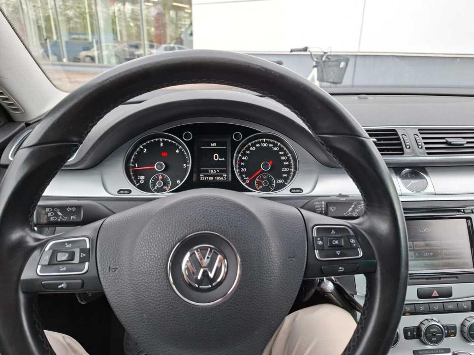 VOLKSWAGEN Passat 2013