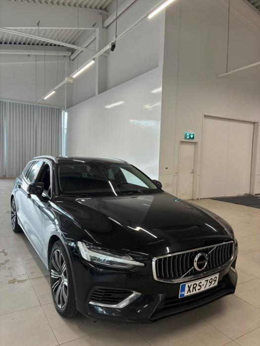 VOLVO V60 2021