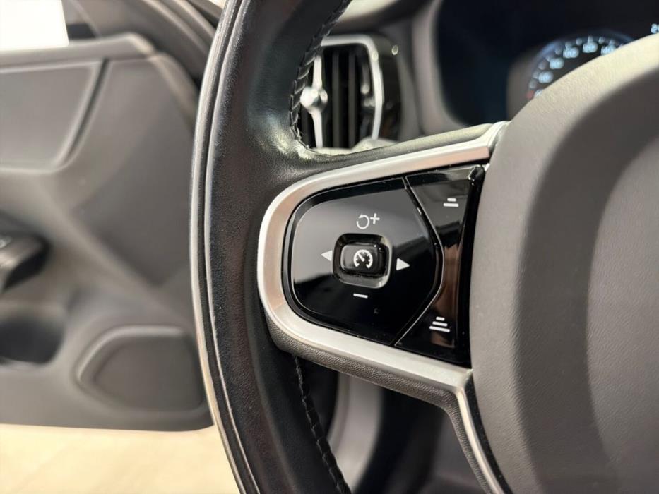 VOLVO V60 2021