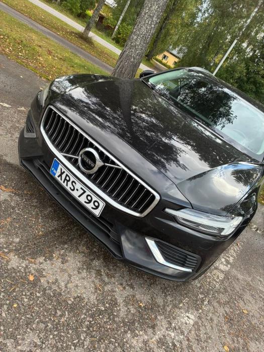 VOLVO V60 2021