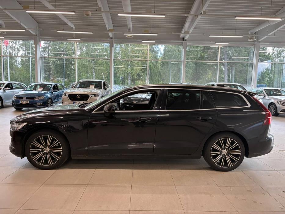 VOLVO V60 2021