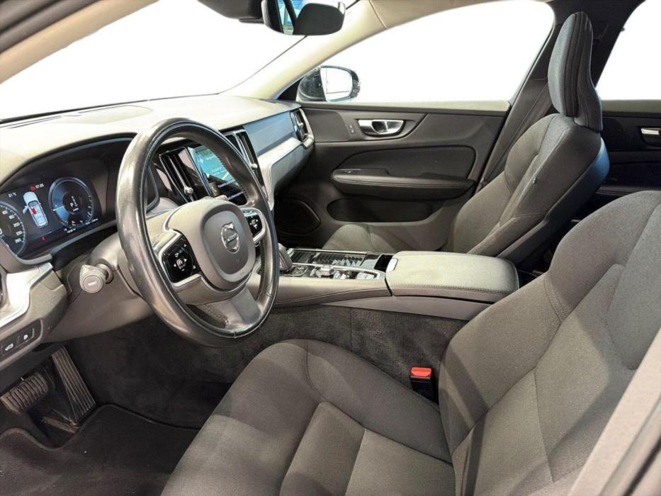 VOLVO V60 2021