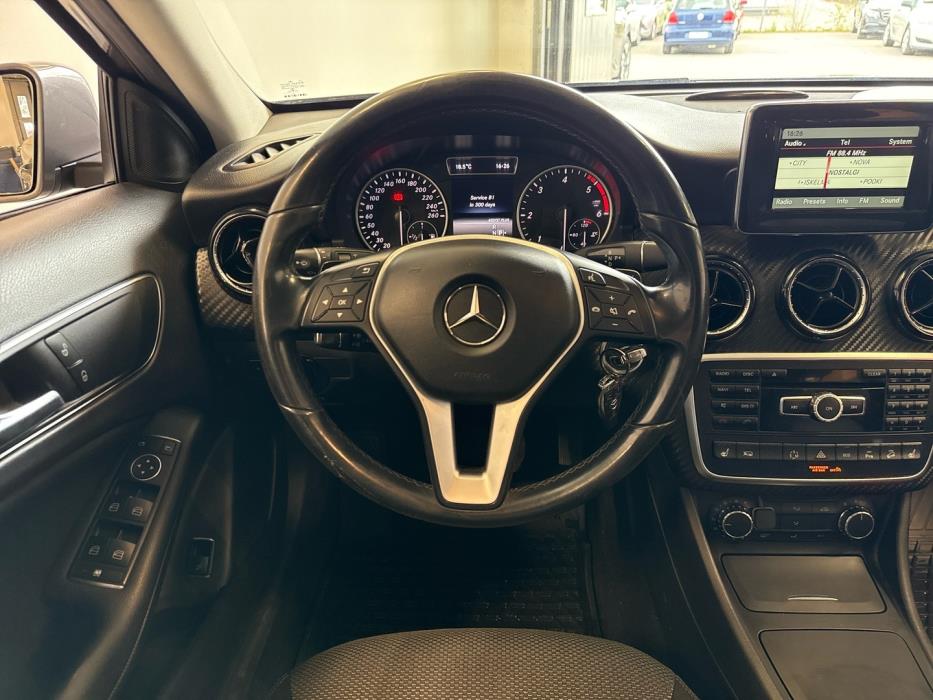 MERCEDES-BENZ GLA 2014