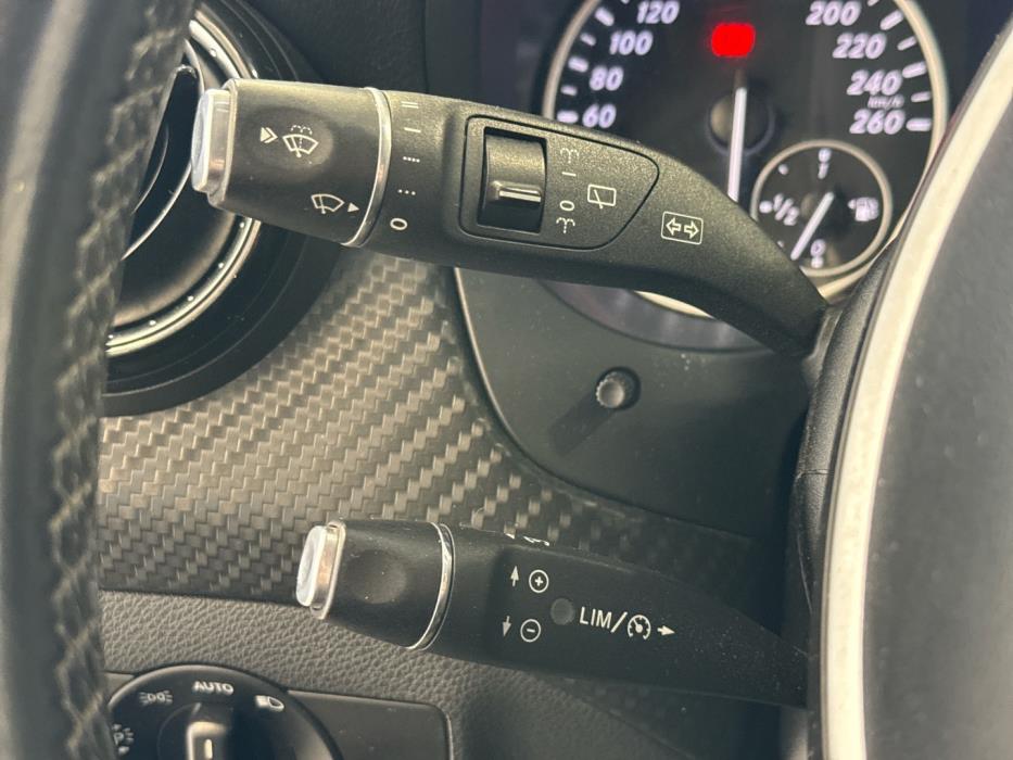 MERCEDES-BENZ GLA 2014