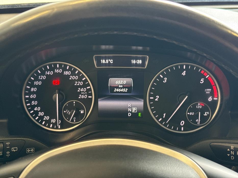 MERCEDES-BENZ GLA 2014