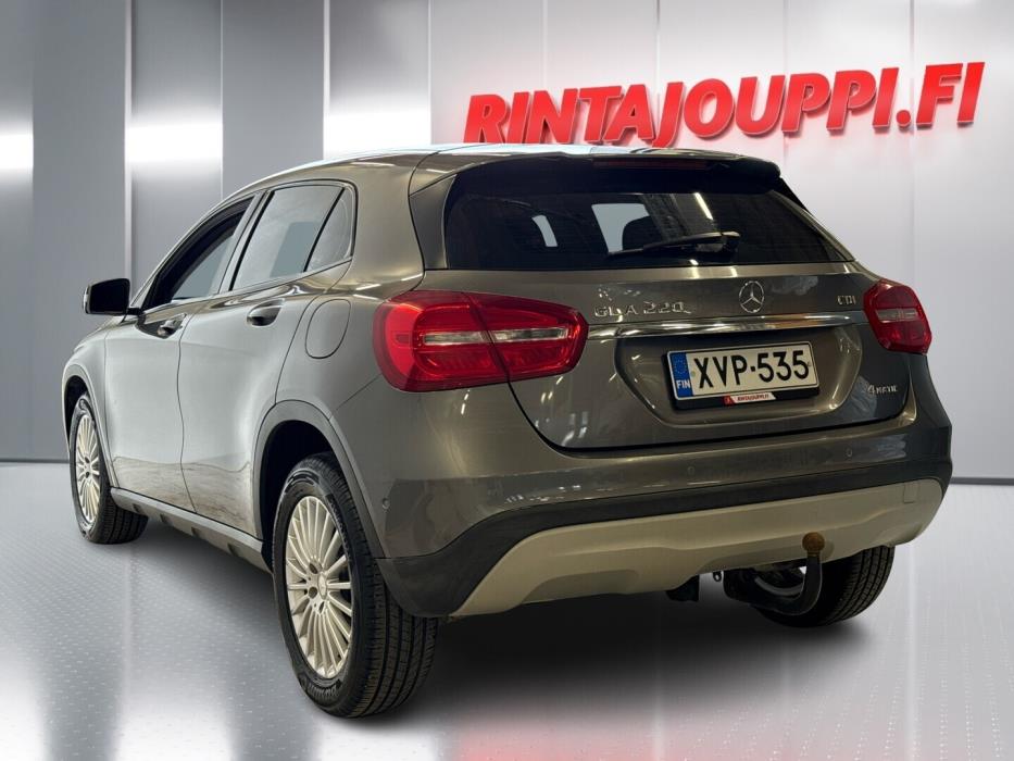 MERCEDES-BENZ GLA 2014