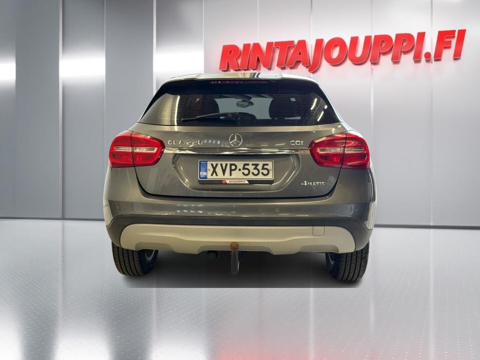 MERCEDES-BENZ GLA 2014