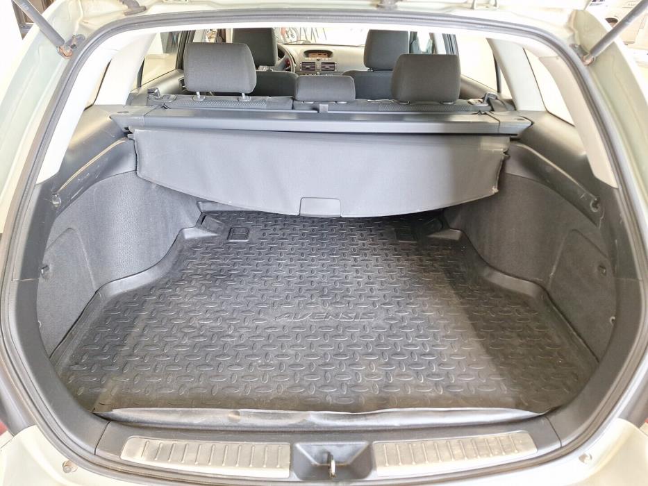 TOYOTA Avensis 2004