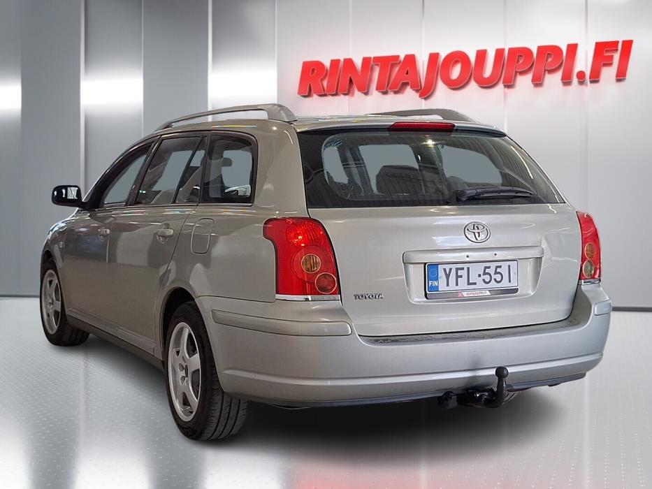 TOYOTA Avensis 2004