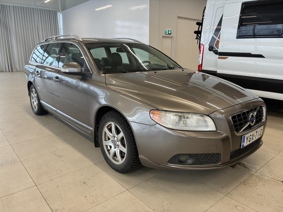 VOLVO V70 2008