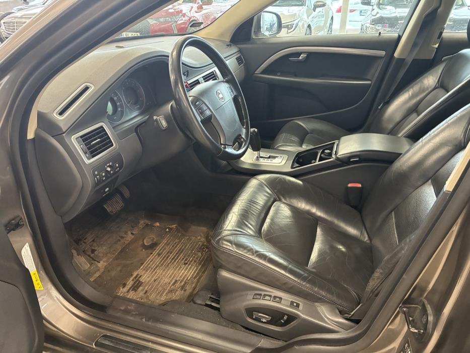 VOLVO V70 2008