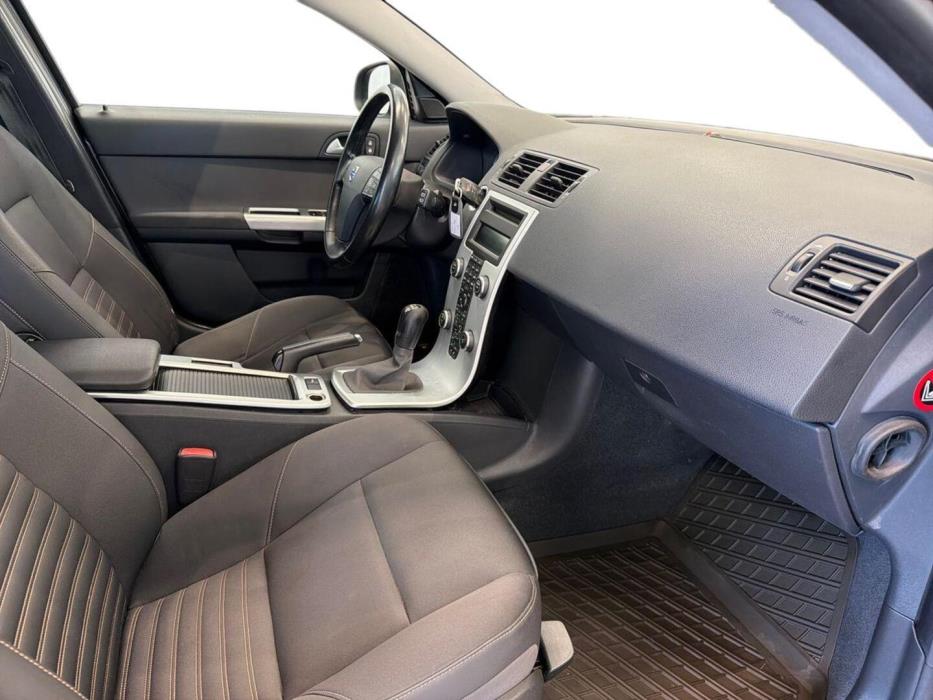 VOLVO V50 2011