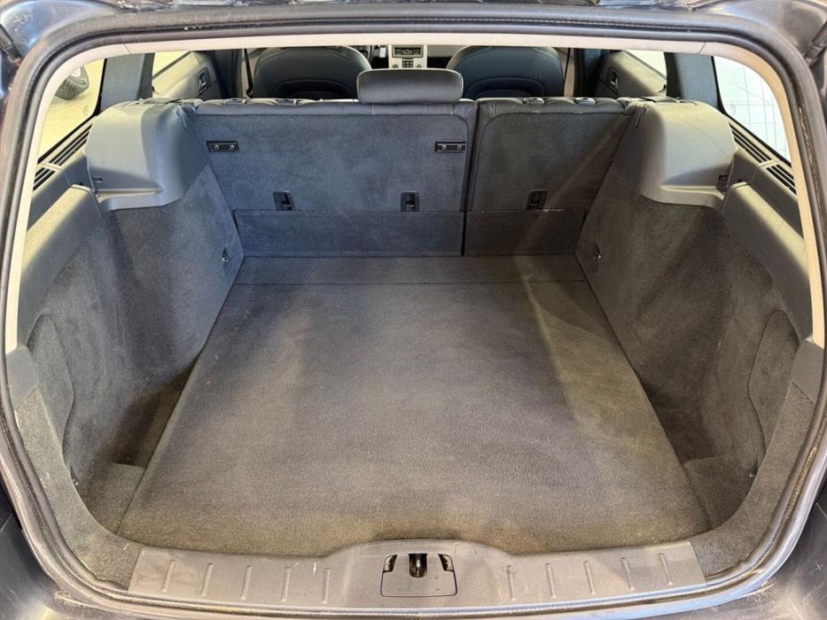 VOLVO V50 2011