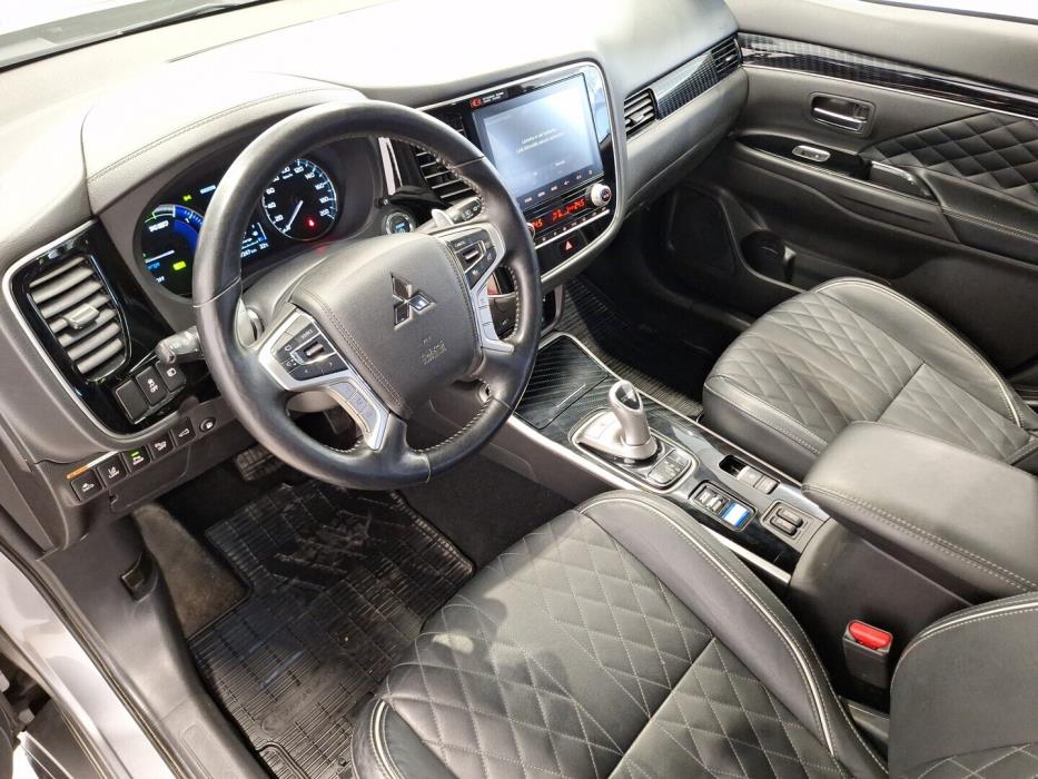 MITSUBISHI Outlander PHEV 2020